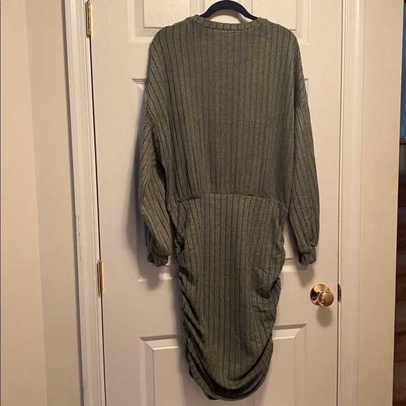 Olive Green Ribbed Knit Dress…size 2XL - Picture 2 of 6